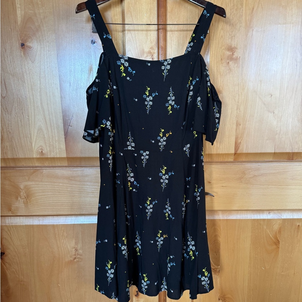 City Chic Black Mini Dress. Cut Out Sleeves. Black Mini Floral Print Size XS 14W
